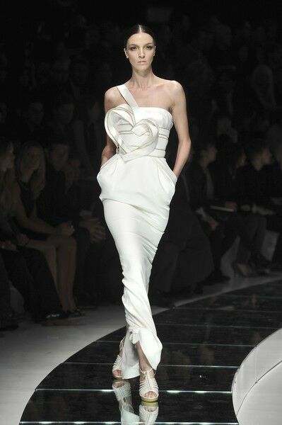 $18,125 NEW VERSACE ONE SHOULDER WHITE LONG DRESS GOWN WITH HEART 38 - 2