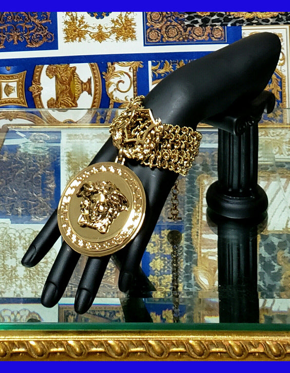 F/W 2014 LOOK # 20 EVERYWHERE ICONIC VERSACE GOLD PLATED CHAIN MEDUSA BRACELET